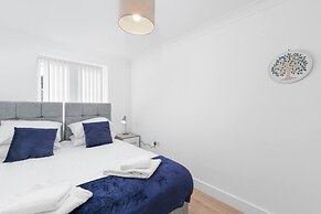 Pinewood 1 &2 Bedroom Apt. by Arista Living