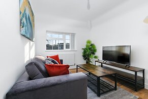 Pinewood 1 &2 Bedroom Apt. by Arista Living