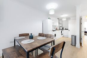 Pinewood 1 &2 Bedroom Apt. by Arista Living