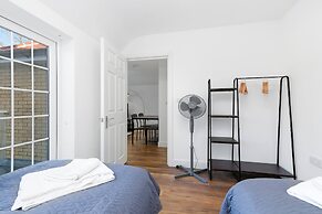 Pinewood 1 &2 Bedroom Apt. by Arista Living