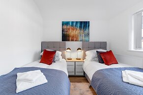 Pinewood 1 &2 Bedroom Apt. by Arista Living