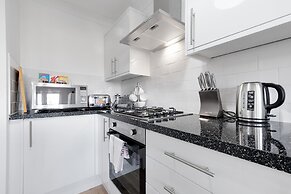 Pinewood 1 &2 Bedroom Apt. by Arista Living