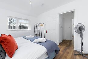 Pinewood 1 &2 Bedroom Apt. by Arista Living