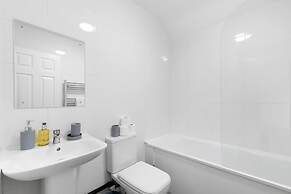 Pinewood 1 &2 Bedroom Apt. by Arista Living