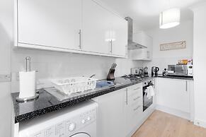 Pinewood 1 &2 Bedroom Apt. by Arista Living