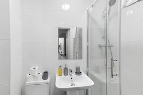 Pinewood 1 &2 Bedroom Apt. by Arista Living