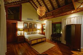 Unique Haven Free Access to Eden Roc Beach Club