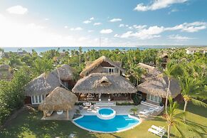 Unique Haven Free Access to Eden Roc Beach Club