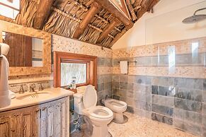 Unique Haven Free Access to Eden Roc Beach Club