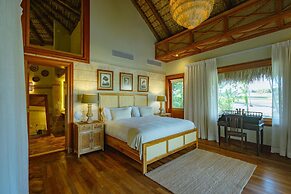 Unique Haven Free Access to Eden Roc Beach Club