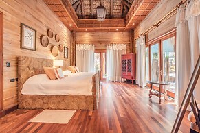 Unique Haven Free Access to Eden Roc Beach Club