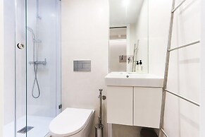 Charming Santos by Homing