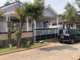 Eton Asia Kota Bunga Villas