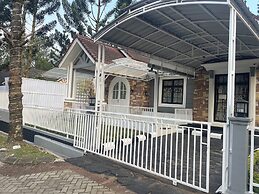 Eton Asia Kota Bunga Villas