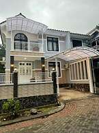 Eton Asia Kota Bunga Villas