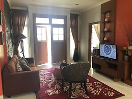 Eton Asia Kota Bunga Villas