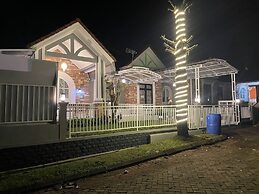 Eton Asia Kota Bunga Villas