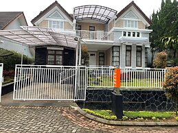 Eton Asia Kota Bunga Villas