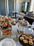 CasAunoE Boutique Hotel