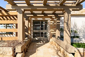 Luxury Villa over the Cliffs by FeelHome