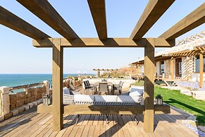 Luxury Villa over the Cliffs by FeelHome