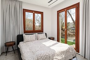 Luxury Villa over the Cliffs by FeelHome