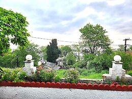 YALLA HOTEL CHOREFTO