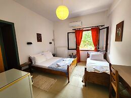 YALLA HOTEL CHOREFTO