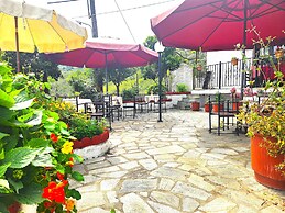 YALLA HOTEL CHOREFTO