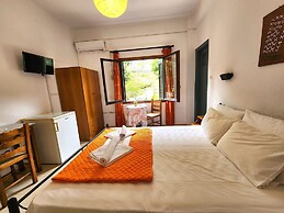 YALLA HOTEL CHOREFTO