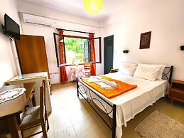 YALLA HOTEL CHOREFTO