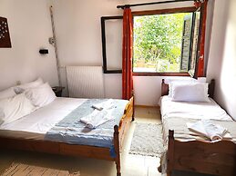 YALLA HOTEL CHOREFTO