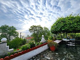 YALLA HOTEL CHOREFTO