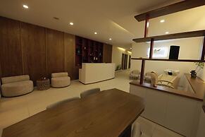 Suites hotel les charmilles & spa