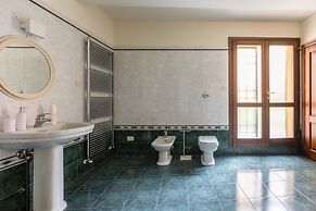 Casa Ambrosini - Afrodite Apartment With Jacuzzi by Wonderful Italy