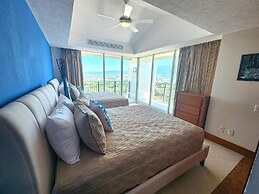 Beachfront Grand Venetian Penthouse