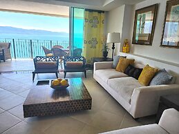 Beachfront Grand Venetian Penthouse