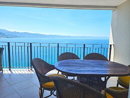 Beachfront Grand Venetian Penthouse