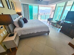 Beachfront Grand Venetian Penthouse