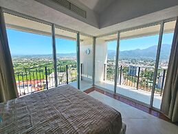 Beachfront Grand Venetian Penthouse