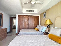 Beachfront Grand Venetian Penthouse