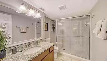 Lovely 3 Bedroom Condo On Golf Course