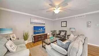 Lovely 3 Bedroom Condo On Golf Course