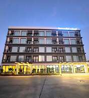 The 9 Residence Hotel