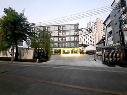 The 9 Residence Hotel