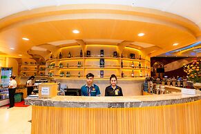 Dynasty Casino Hotel