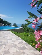 Hotel Hills Kvariati