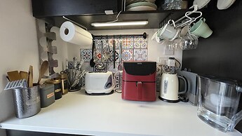 Large 1-bed Studio in London Well Equipped