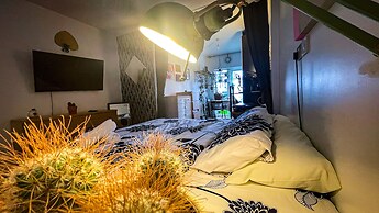 Large 1-bed Studio in London Well Equipped