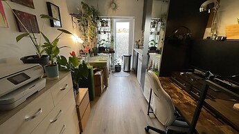 Large 1-bed Studio in London Well Equipped